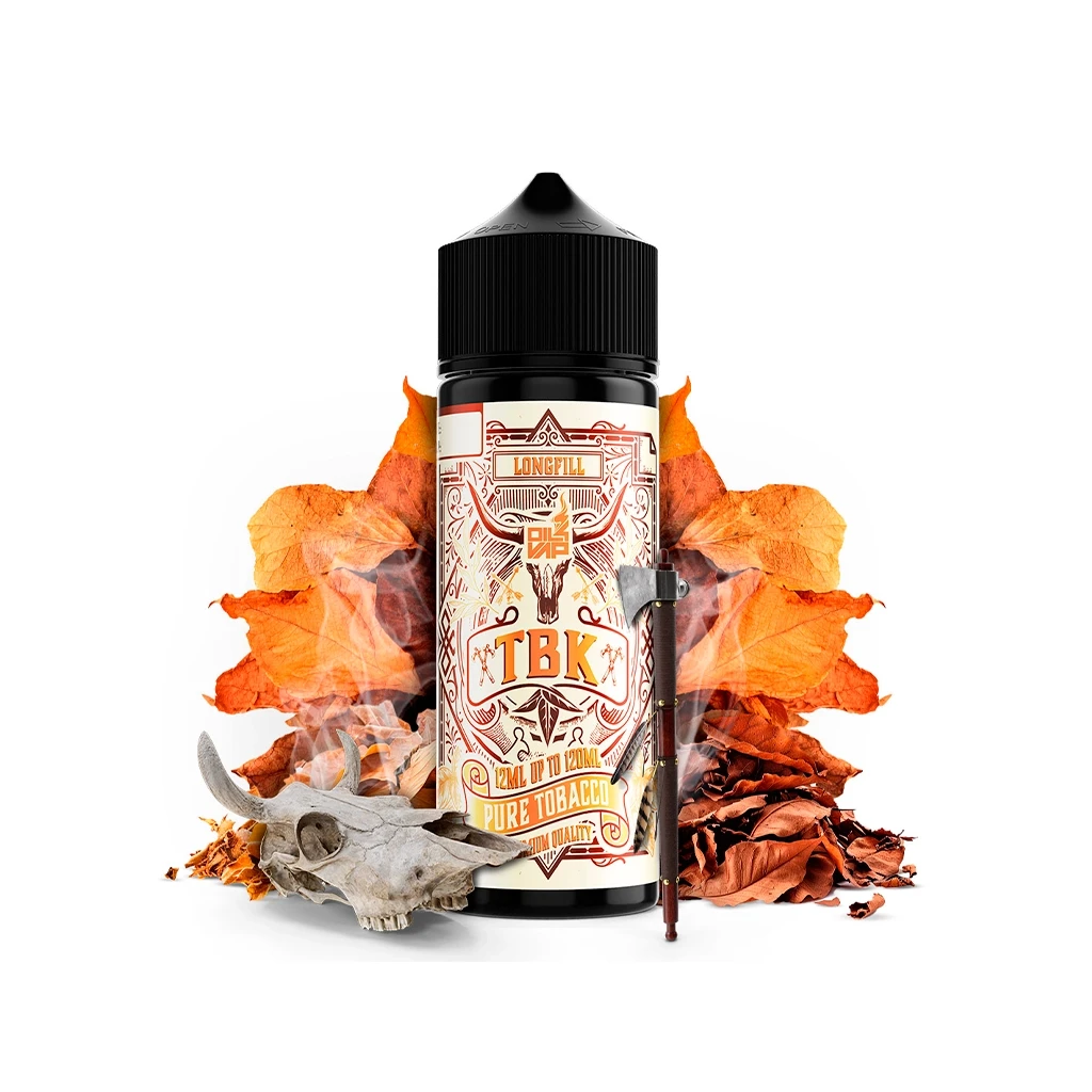 Frasco de Oil4Vap Pure Tobacco TBK Longfill con tapón negro, rodeado de hojas secas, humo y un cráneo decorativo con cuernos.