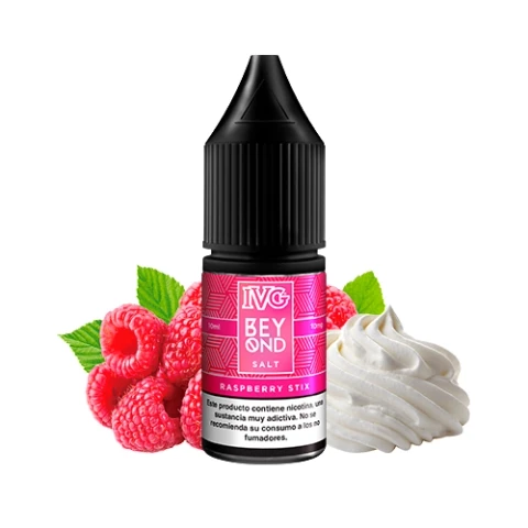 Frasco Beyond Salts Raspberry Stix de IVG con etiqueta rosa y tapón negro, acompañado de frambuesas y una espiral de crema blanca.