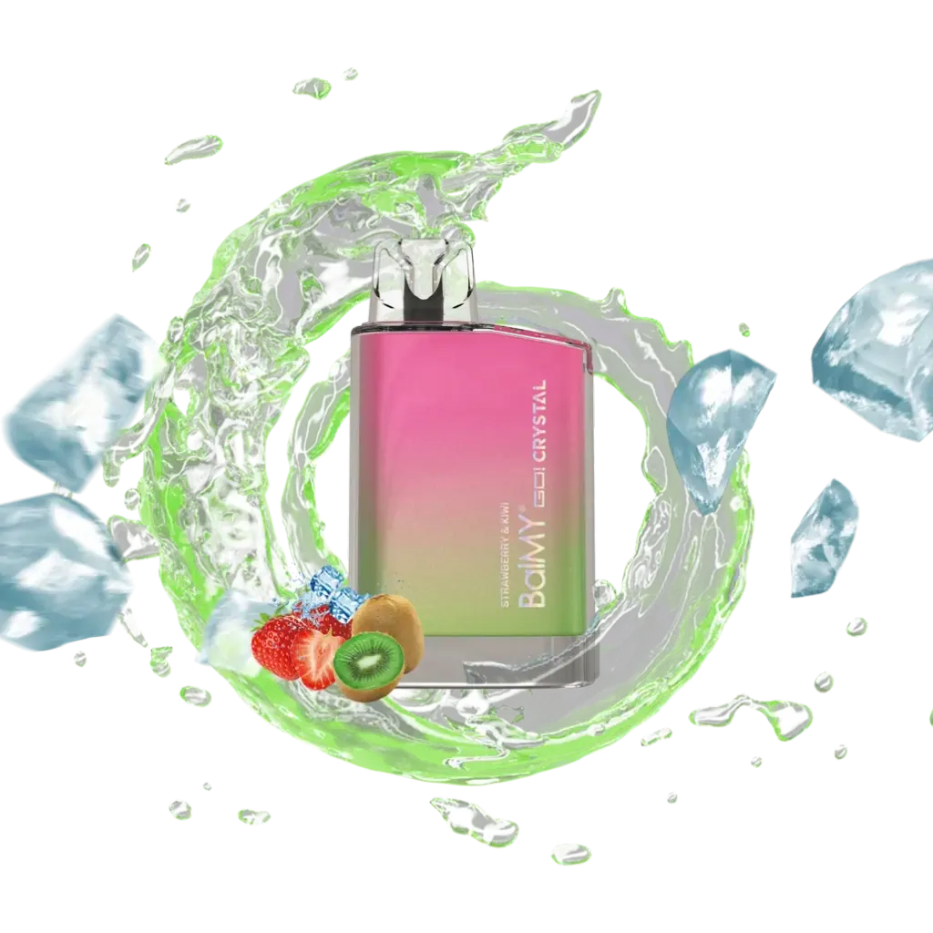 Vaper BalMY GO Crystal Strawberry Kiwi con degradado rosa y verde, rodeado de una salpicadura verde, hielos, fresas y kiwi sobre fondo negro.