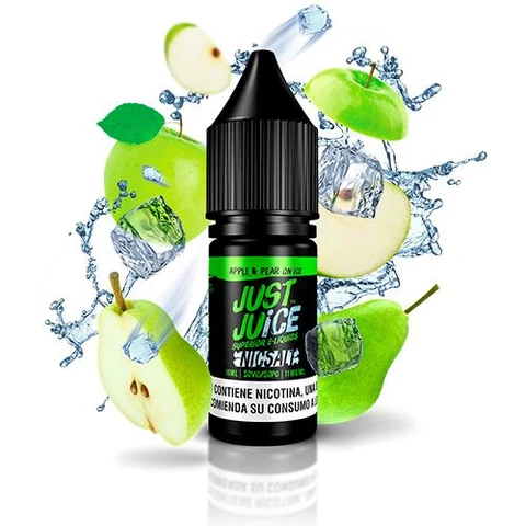 Frasco negro de Just Juice Nic Salt Apple & Pear On Ice, rodeado de manzanas y peras verdes, cubitos de hielo y salpicaduras.