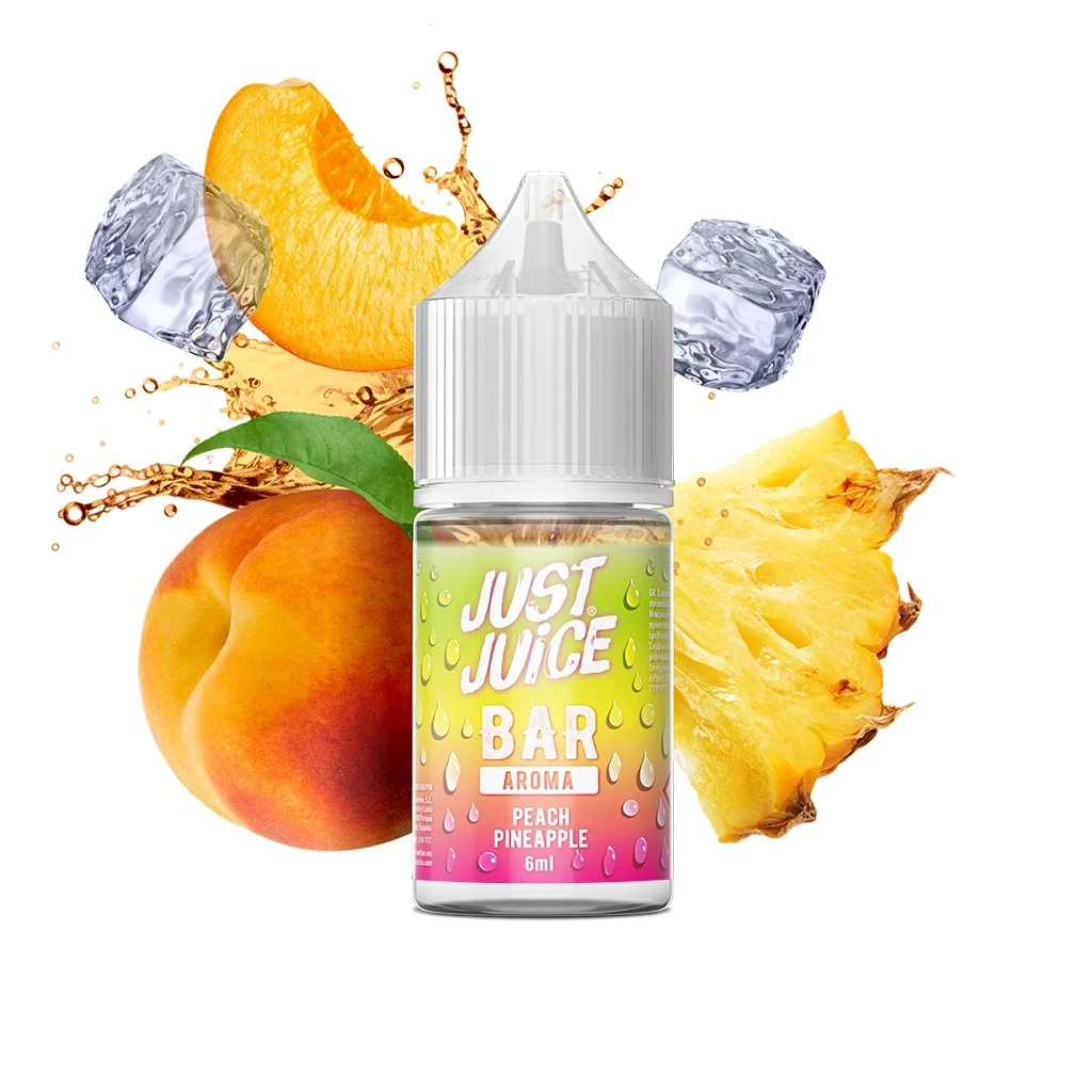 Frasco Just Juice Bar Peach Pineapple de 6 ml con tapón blanco, rodeado de melocotón, piña, cubitos de hielo y salpicaduras sobre fondo blanco.