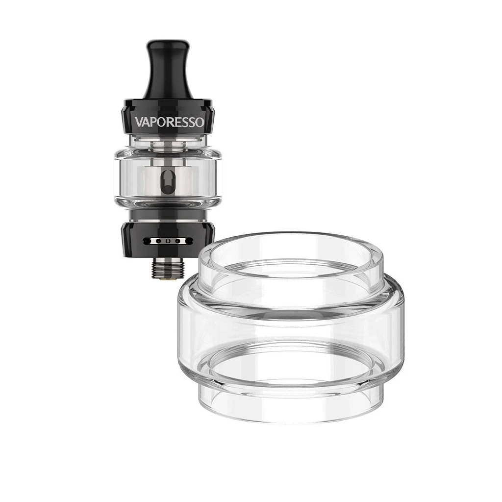 Recambio transparente abombado Vaporesso GTX Tank 18 Bulb Glass en primer plano, con un tanque de boquilla negra detrás. Recambio transparente abombado Vaporesso GTX Tank 18 Bulb Glass en primer plano, con un tanque de boquilla negra detrás.