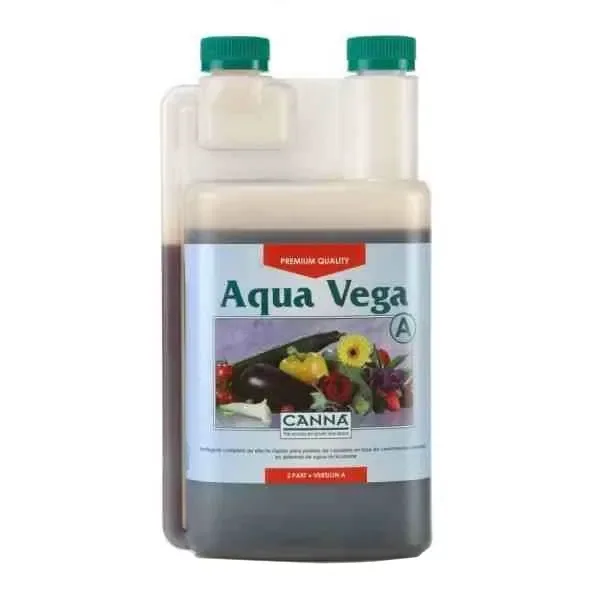 Envase de Aqua Vega A CANNA con líquido oscuro, tapones verdes y cámara dosificadora superior, sobre fondo blanco.