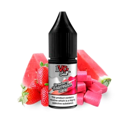 Frasco de IVG Salts Strawberry Watermelon con tapón negro, rodeado de fresas, trozos de sandía y piezas rosas sobre fondo blanco.