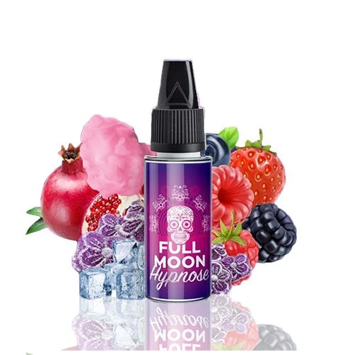 Frasco Full Moon Hypnose con tapón negro y etiqueta morada con calavera, rodeado de frutos rojos, hielo y una nube rosa.