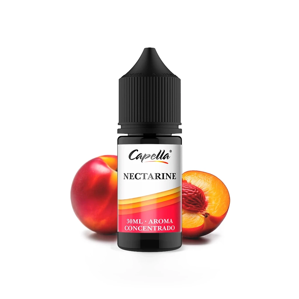 Frasco de Nectarine de Capella con tapón negro y etiqueta de 30 ml, acompañado de una nectarina entera y otra cortada.