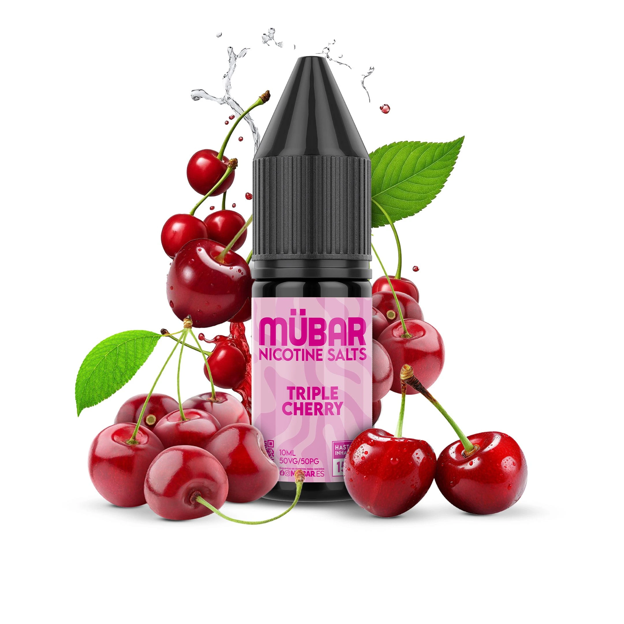Frasco MÜBAR Nicotine Salts Triple Cherry con etiqueta rosa y tapón negro, rodeado de cerezas rojas, hojas verdes y salpicaduras.