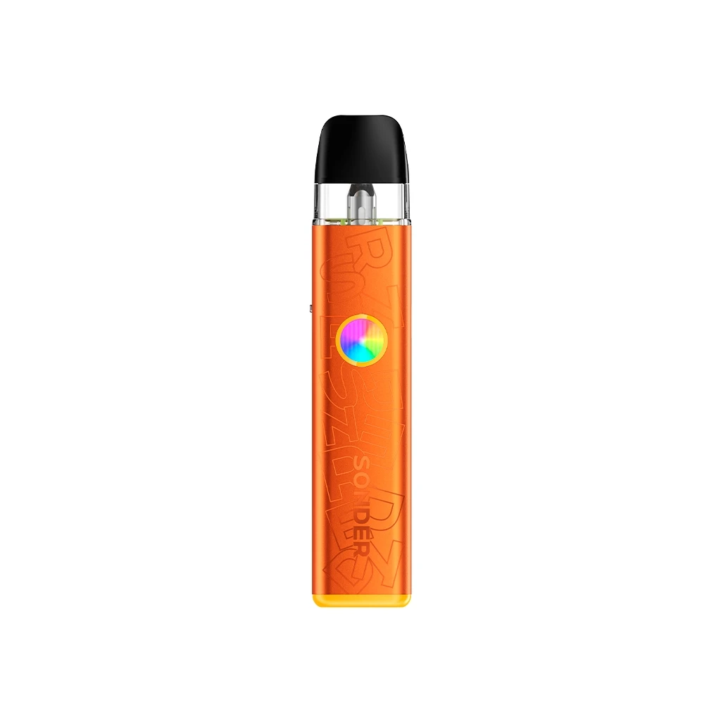 Geekvape Sonder Q 3 de cuerpo naranja, con detalle circular multicolor, depósito transparente y boquilla negra sobre fondo blanco.