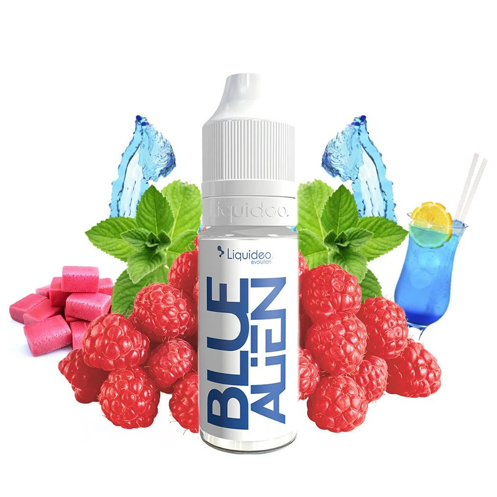 Frasco Blue Alien de Liquideo con tapón blanco, rodeado de frambuesas, hojas verdes, chicles rosas y una bebida azul.
