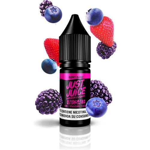 Frasco negro de Just Juice Berry Burst con etiqueta fucsia, rodeado de fresas, moras y arándanos sobre fondo blanco.