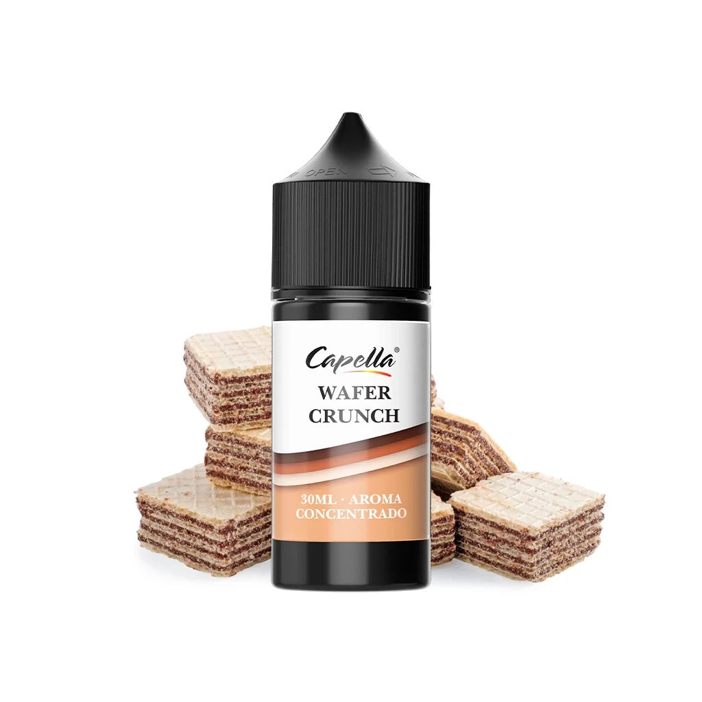 Frasco negro de Capella Flavors Wafer Crunch de 30 ml, con tapón estriado y etiqueta blanca y marrón, rodeado de galletas de barquillo.