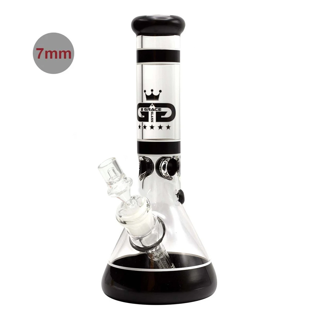 Bong de cristal Grace con base cónica, boca y franjas negras, logotipo frontal y cazoleta lateral transparente.