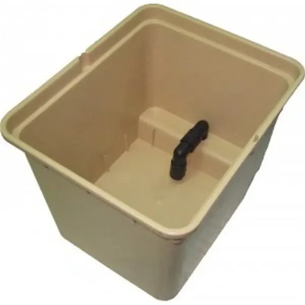 Cubeta Hidro Dutch Pot beige vista desde arriba en perspectiva, con borde elevado y un accesorio negro acodado en el interior. Cubeta Hidro Dutch Pot beige vista desde arriba en perspectiva, con borde elevado y un accesorio negro acodado en el interior.