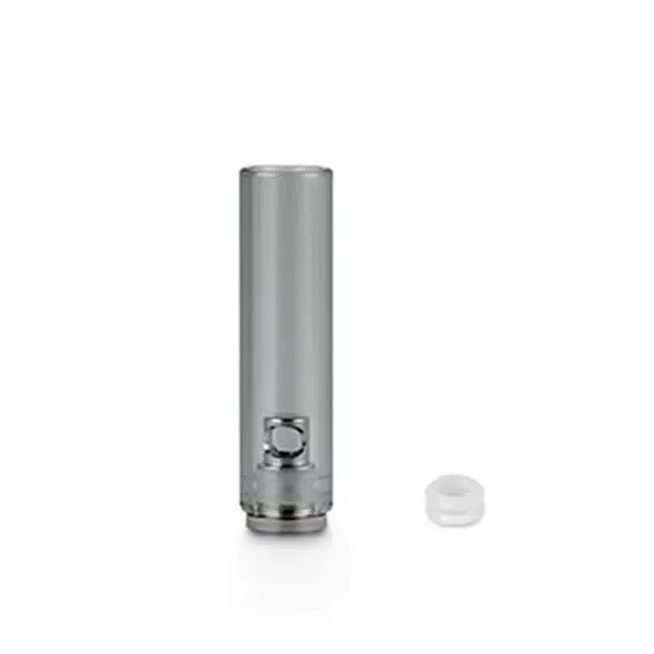 Boquilla superior XVAPE X-max V3 Pro, de forma tubular gris, junto a una pequeña pieza translúcida sobre fondo blanco.