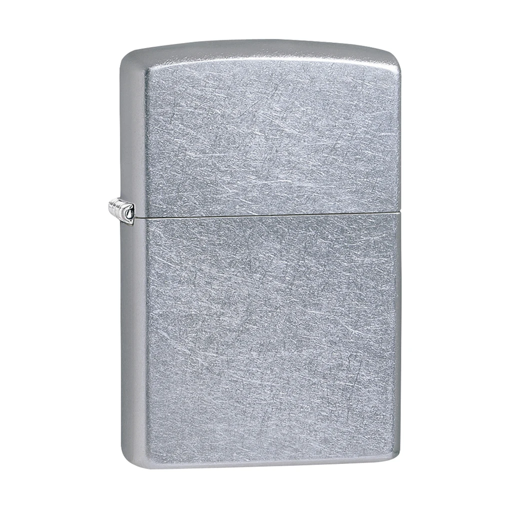 Encendedor Zippo 207 clásico cerrado, de acabado plateado texturizado, con bisagra lateral visible sobre fondo blanco.