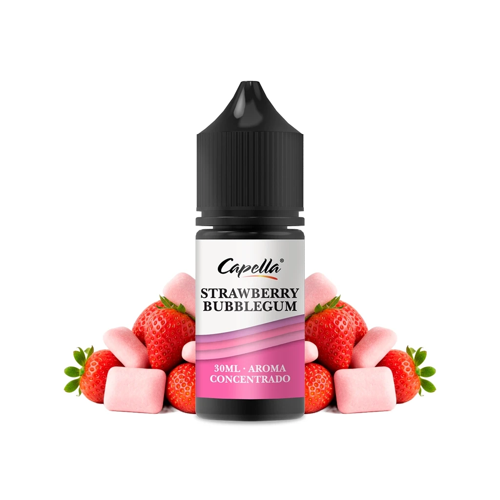 Frasco de aroma concentrado Capella Strawberry Bubblegum de 30 ml, con tapón negro, rodeado de fresas y chicles rosas.