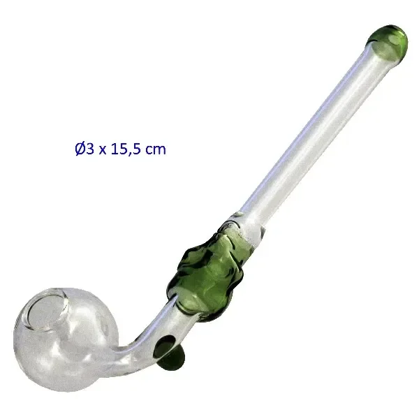 Pipa de cristal transparente con cazoleta esférica, cuello curvo y tubo alargado con adornos verdes, dispuesta en diagonal sobre fondo blanco.