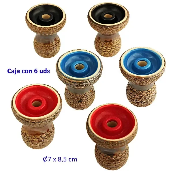 Selección de cazoletas COPA para cachimba, con exterior de textura rugosa en tonos marrones e interiores negros, azules y rojos con orificio central. Selección de cazoletas COPA para cachimba, con exterior de textura rugosa en tonos marrones e interiores negros, azules y rojos con orificio central.