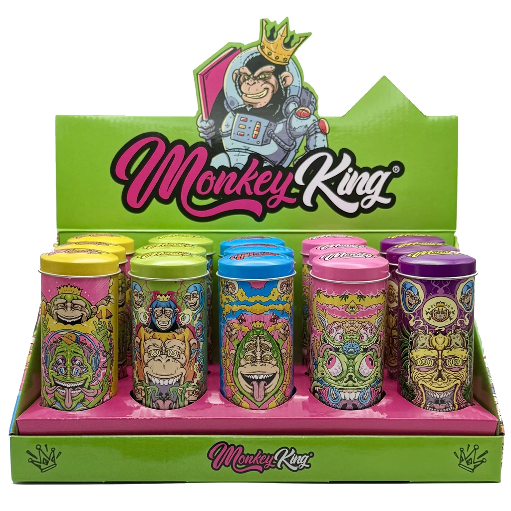 Expositor Monkey King con varias cajas cilíndricas de tapas de colores y diseños de monos, bajo un mono astronauta coronado. Expositor Monkey King con varias cajas cilíndricas de tapas de colores y diseños de monos, bajo un mono astronauta coronado.