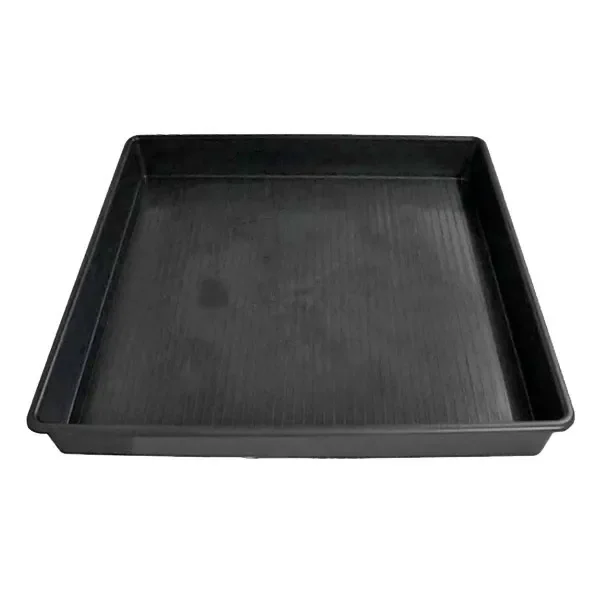 Bandeja de cultivo cuadrada Pure Factory de color negro, vista en perspectiva, con base plana y bordes elevados. Bandeja de cultivo cuadrada Pure Factory de color negro, vista en perspectiva, con base plana y bordes elevados.