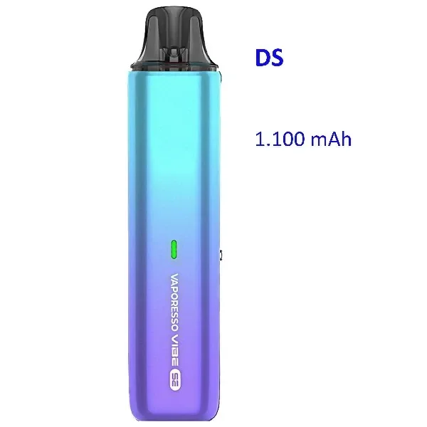 Vaporesso Vibe SE con cuerpo degradado turquesa y violeta, boquilla negra e indicador verde, junto al texto DS y 1.100 mAh. Vaporesso Vibe SE con cuerpo degradado turquesa y violeta, boquilla negra e indicador verde, junto al texto DS y 1.100 mAh.