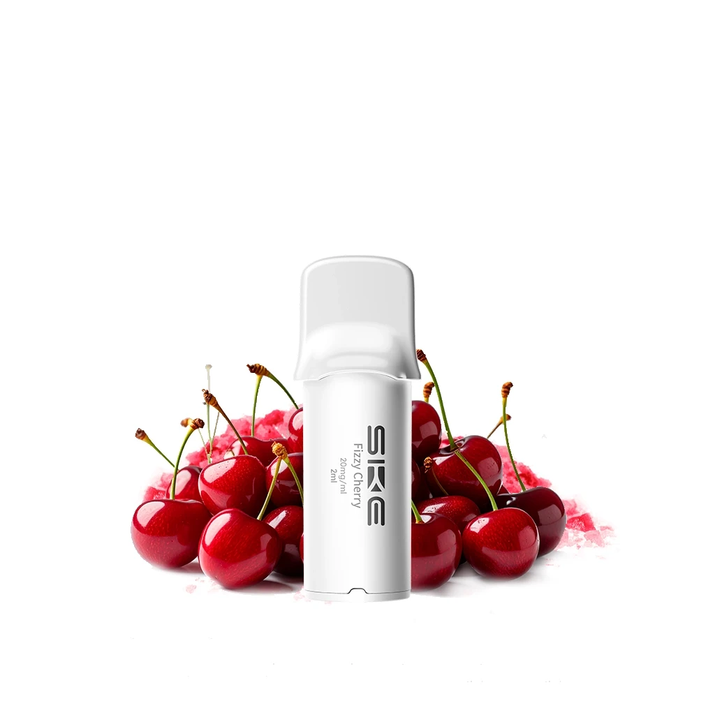Pod blanco SKE Crystal 600 Pro Fizzy Cherry, de pie y rodeado de cerezas rojas, con la marca y el nombre visibles en el frontal.