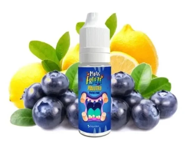 Frasco Malotru Multi Freeze de Liquideo con tapón blanco y etiqueta azul con boca ilustrada, rodeado de arándanos, limones y hojas.