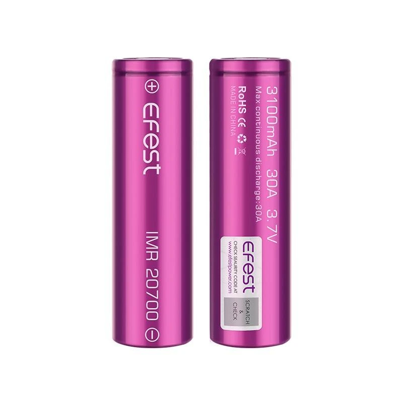Batería EFEST IMR 20700 vista por ambas caras, con cubierta violeta e inscripciones de 3100 mAh, 30 A y 3,7 V. Batería EFEST IMR 20700 vista por ambas caras, con cubierta violeta e inscripciones de 3100 mAh, 30 A y 3,7 V.