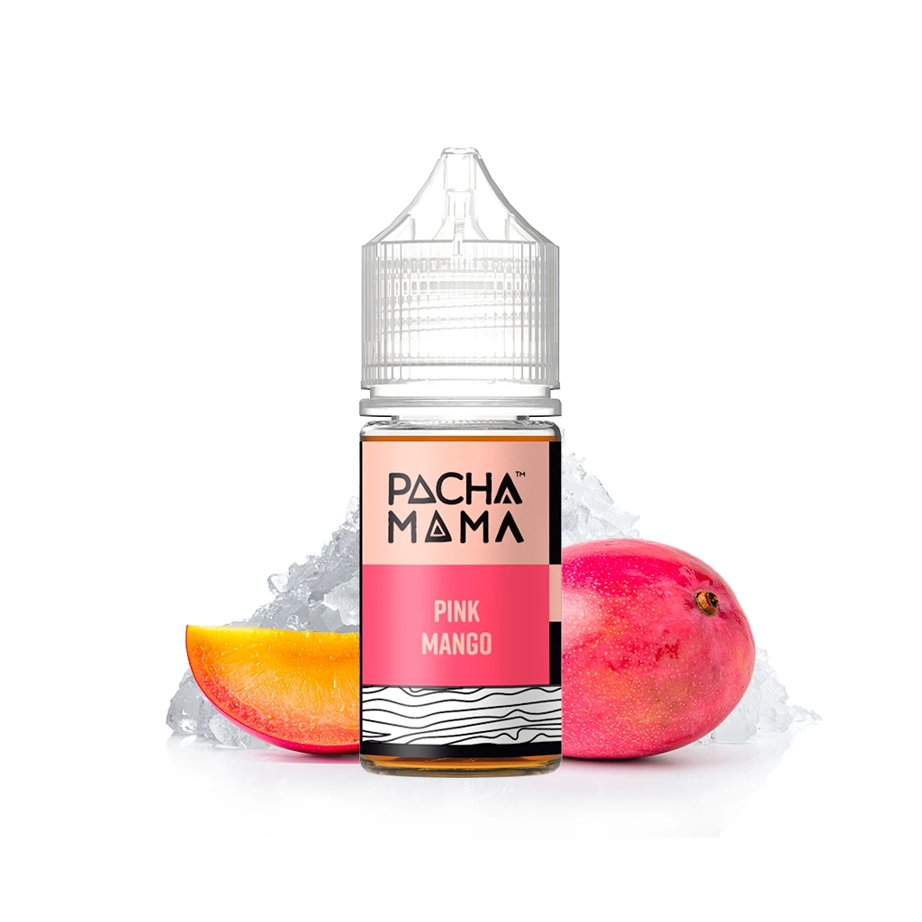 Frasco Pachamama Pink Mango con tapón transparente y etiqueta rosa, delante de un mango entero, una rodaja y hielo picado.