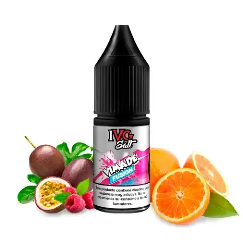 Frasco de IVG Salts Vimade Fusion con tapón negro y etiqueta rosa, rodeado de naranjas, maracuyás y frambuesas sobre fondo blanco.