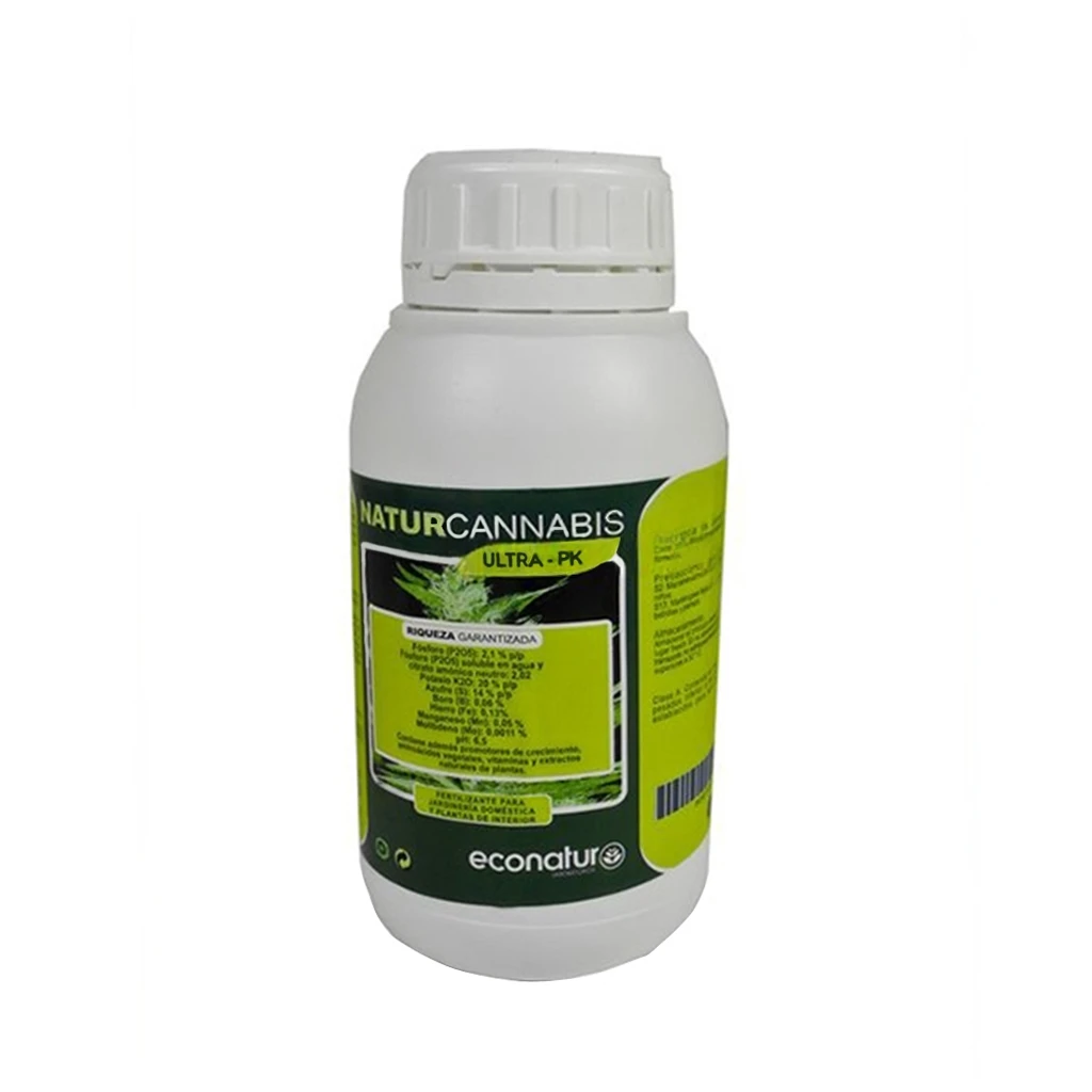 Bote blanco con tapón de rosca y etiqueta verde y negra donde se lee «Naturcannabis Ultra-PK» y «econatur», sobre fondo blanco.