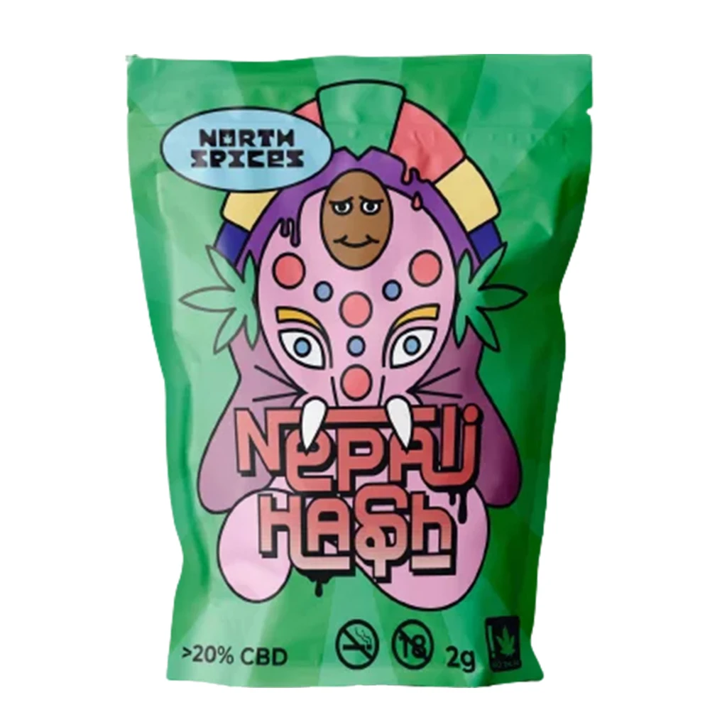 Bolsa verde North Spices con texto Nepali Hash, ilustración de elefante rosa y etiquetas de 2 g y más del 20 % de CBD.