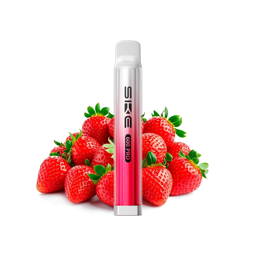 Vapeador Ske Crystal 600 Pro Strawberry Burst en posición vertical, con cuerpo transparente y rojo, rodeado de fresas sobre fondo blanco.