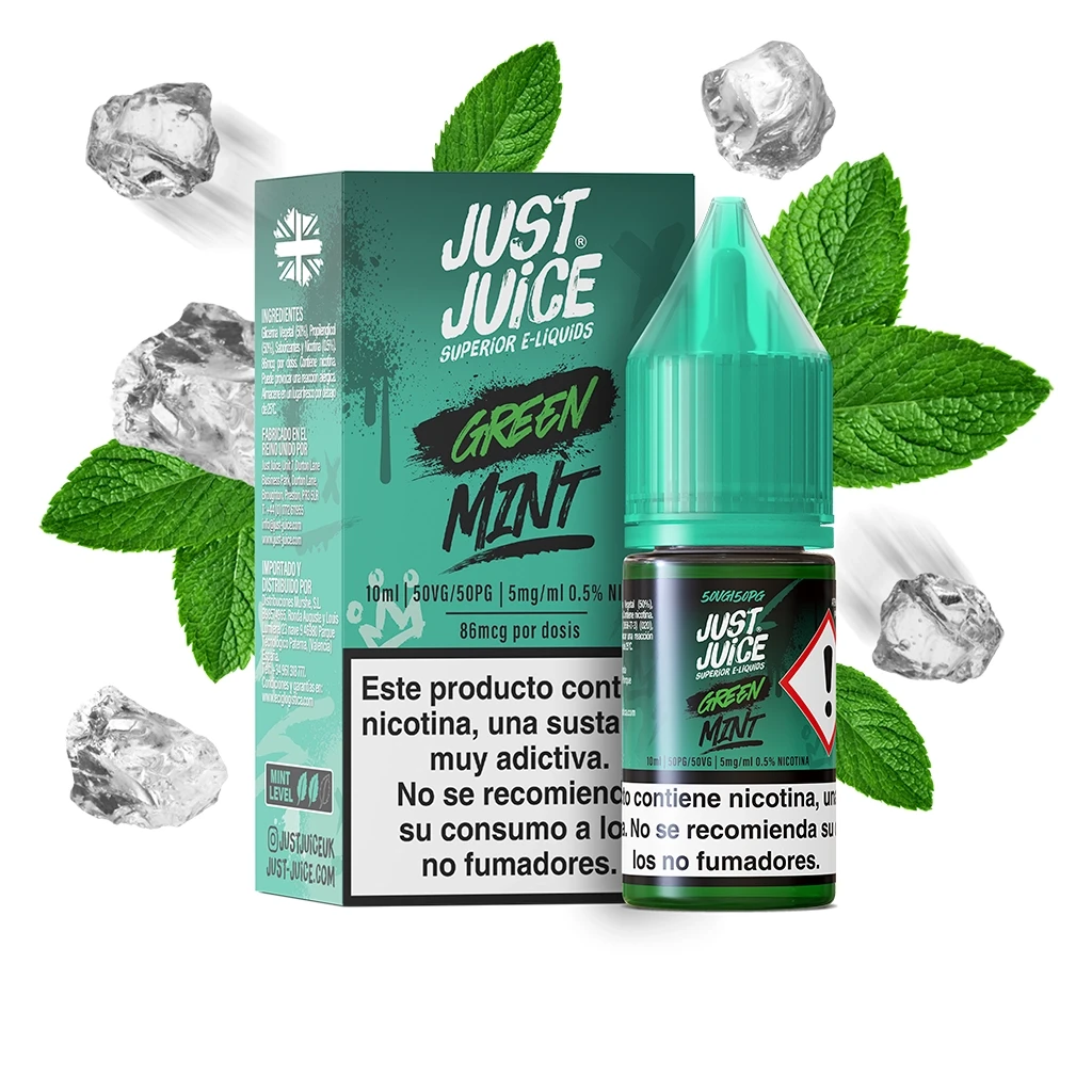 Frasco y caja verde de Just Juice Green Mint con advertencias de nicotina, rodeados de hojas de menta y cubitos de hielo.