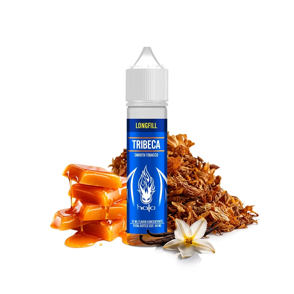 Frasco Halo Tribeca Longfill de 12 ml con etiqueta azul y tapón blanco, junto a caramelos, hojas de tabaco y una flor con vainas de vainilla.