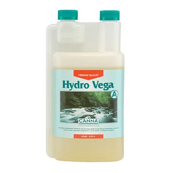 Envase translúcido de Hydro Vega Soft A de CANNA, con líquido amarillento, dos tapones verdes y etiqueta con un río.