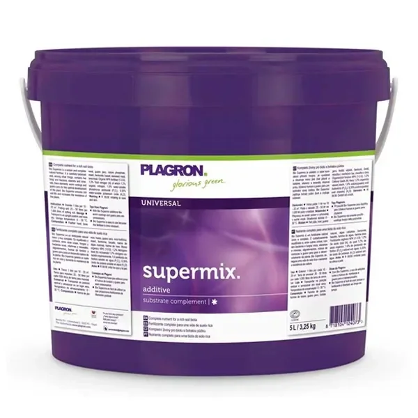 Cubo morado de Supermix Plagron con asa y etiqueta blanca y violeta, donde se leen «supermix» y «5 L / 3,25 kg». Cubo morado de Supermix Plagron con asa y etiqueta blanca y violeta, donde se leen «supermix» y «5 L / 3,25 kg».