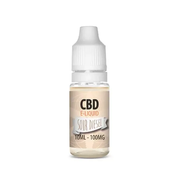 Frasco de CBD E-Liquid Sour Diesel con tapón blanco y etiqueta beige que indica 10 ml y 100 mg, sobre fondo blanco.