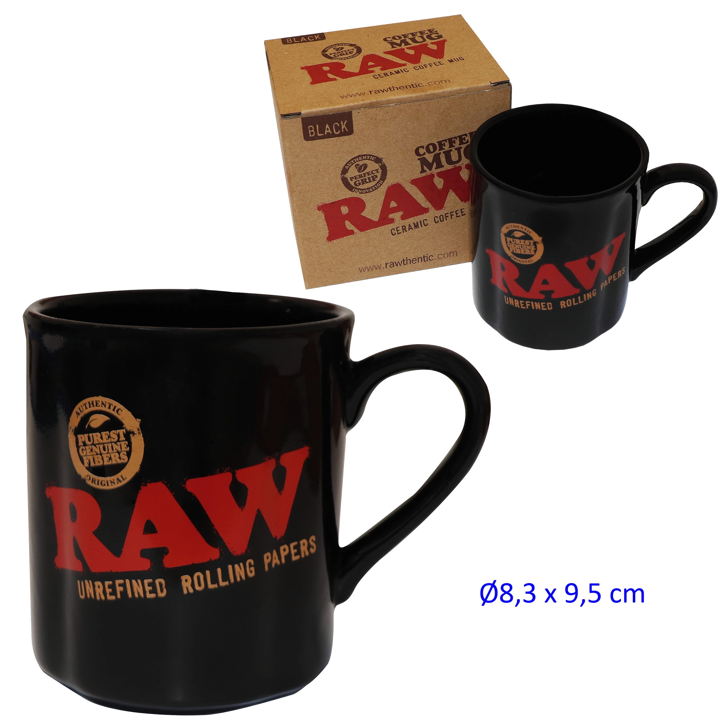 Taza negra RAW con asa y logotipo rojo, mostrada en primer plano y en una vista adicional junto a su caja de cartón.