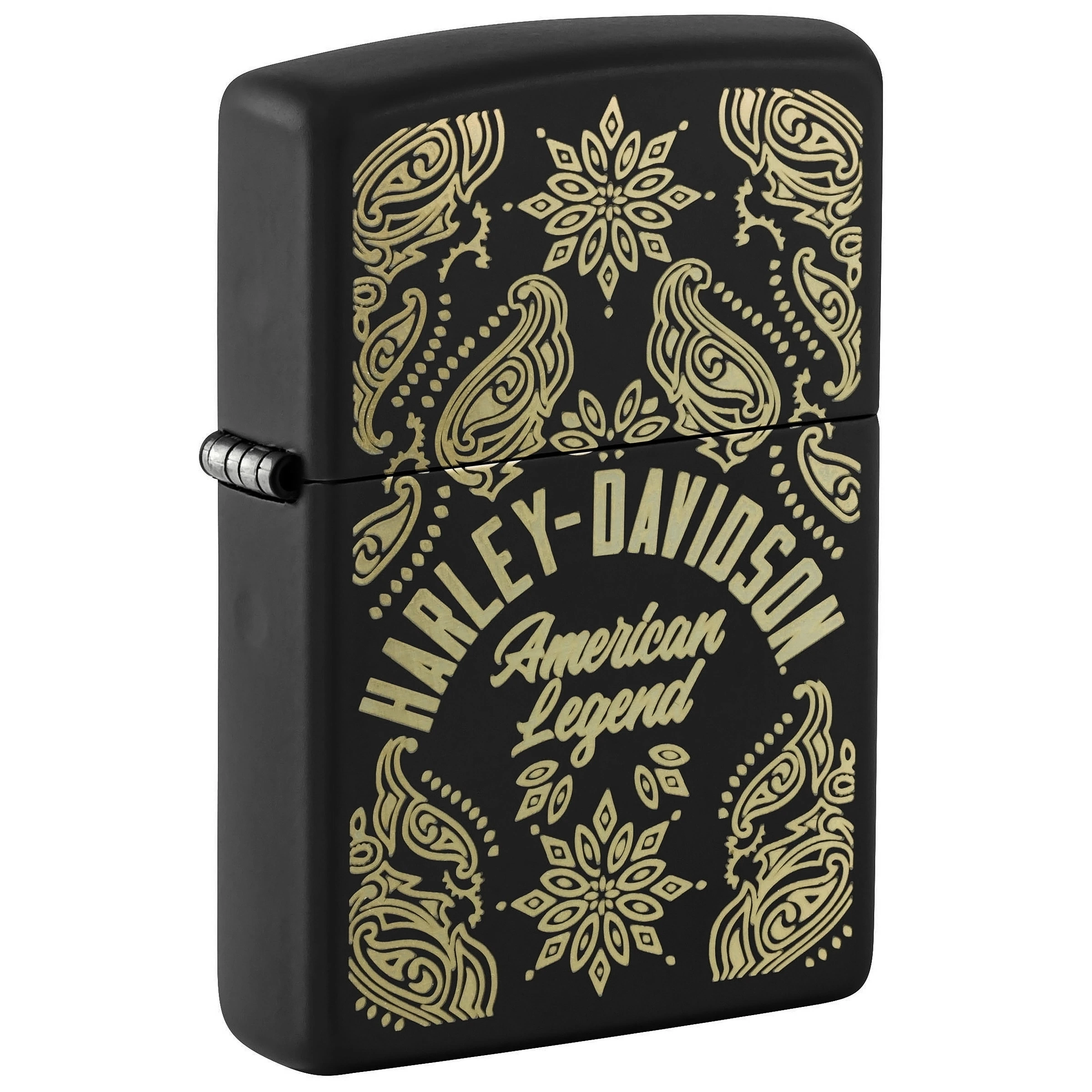 Encendedor Zippo negro cerrado, en vista oblicua, con motivos ornamentales dorados y el texto Harley-Davidson American Legend.