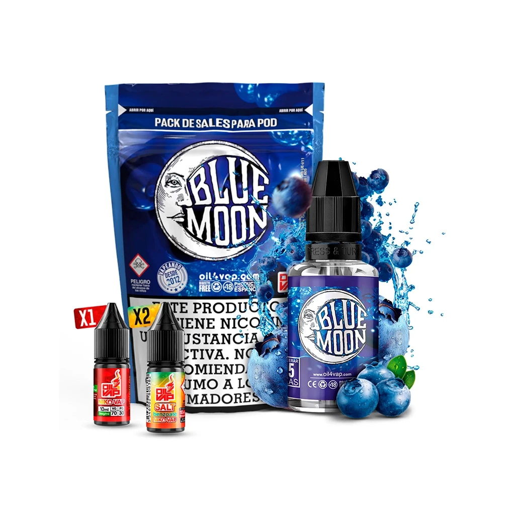 Presentación de Oil4vap Blue Moon con bolsa azul, frasco grande y formatos pequeños de etiquetas distintas, rodeados de arándanos y agua.