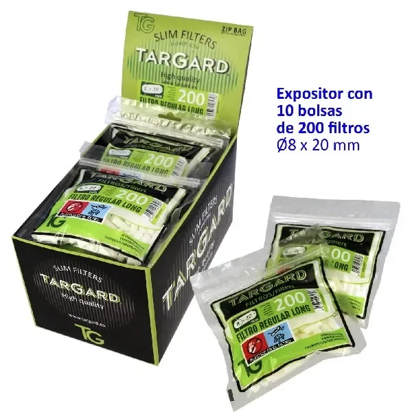 Expositor Targard con bolsas verdes y transparentes de filtros Regular Long, rotuladas con 200 unidades, y varias bolsas delante. Expositor Targard con bolsas verdes y transparentes de filtros Regular Long, rotuladas con 200 unidades, y varias bolsas delante.