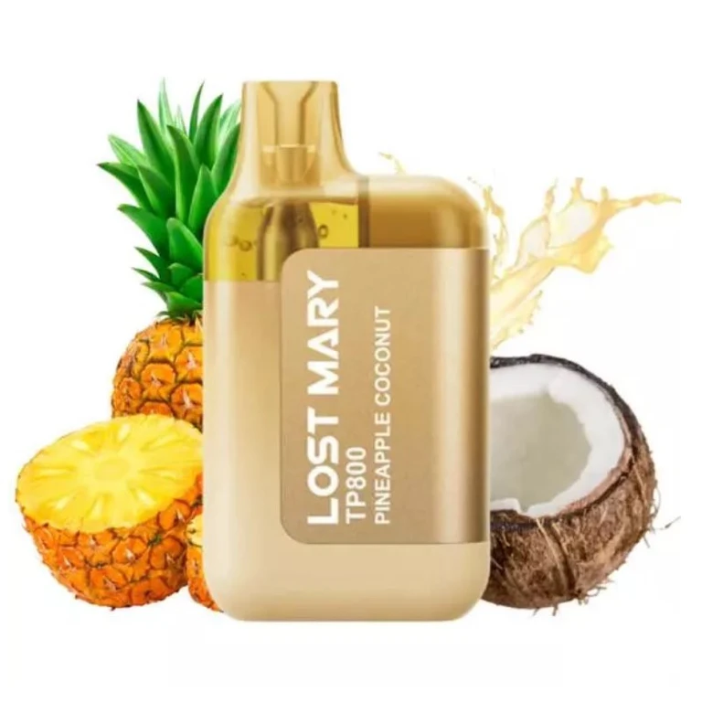 Lost Mary TP800 Pineapple Coconut dorado, con boquilla translúcida, junto a piña cortada y medio coco sobre fondo blanco.