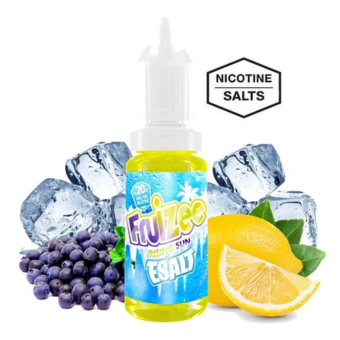 Frasco Fruizee Rising Sun E-salt con etiqueta azul, rodeado de uvas, limón y cubitos de hielo sobre fondo blanco.