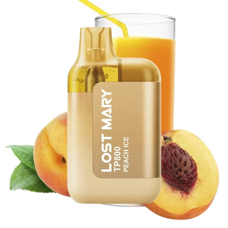 Vapeador dorado Lost Mary TP800 Peach Ice con boquilla translúcida, delante de melocotones y un vaso de bebida naranja.