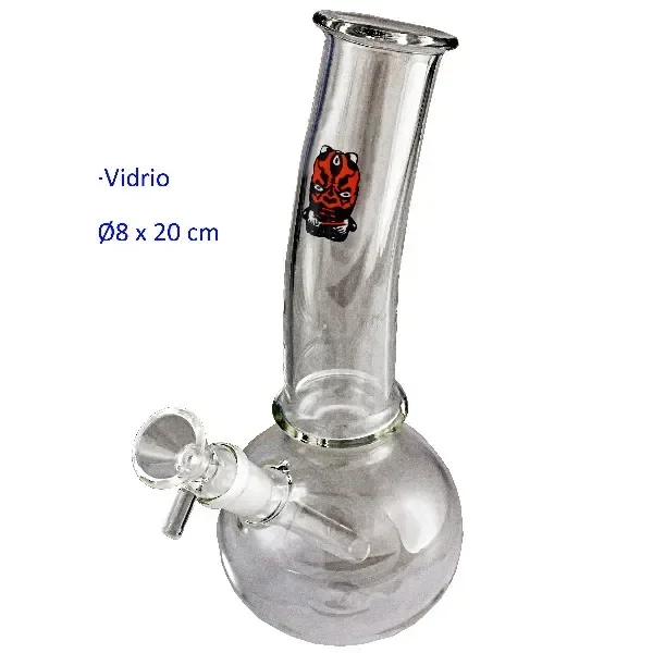Bong de cristal de 20 cm con cuello curvado, base redondeada, cazoleta lateral y pegatina roja sobre fondo blanco.