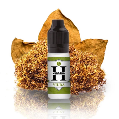 Frasco de e-líquido Herrera Viura con tapón negro y etiqueta blanca y verde, ante hojas secas y tabaco picado.