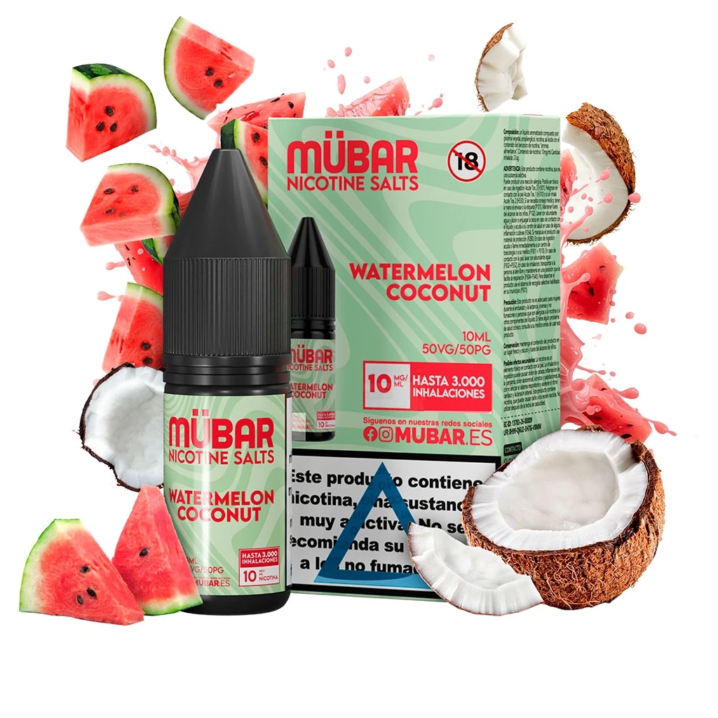 Frasco y caja verde de Mübar Salts Watermelon Coconut, con tapón negro, rodeados de trozos de sandía y coco sobre fondo blanco.