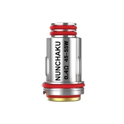 Resistencia Uwell Nunchaku plateada con juntas rojas y la inscripción de 0,4 Ω y 45–55 W, sobre fondo blanco.