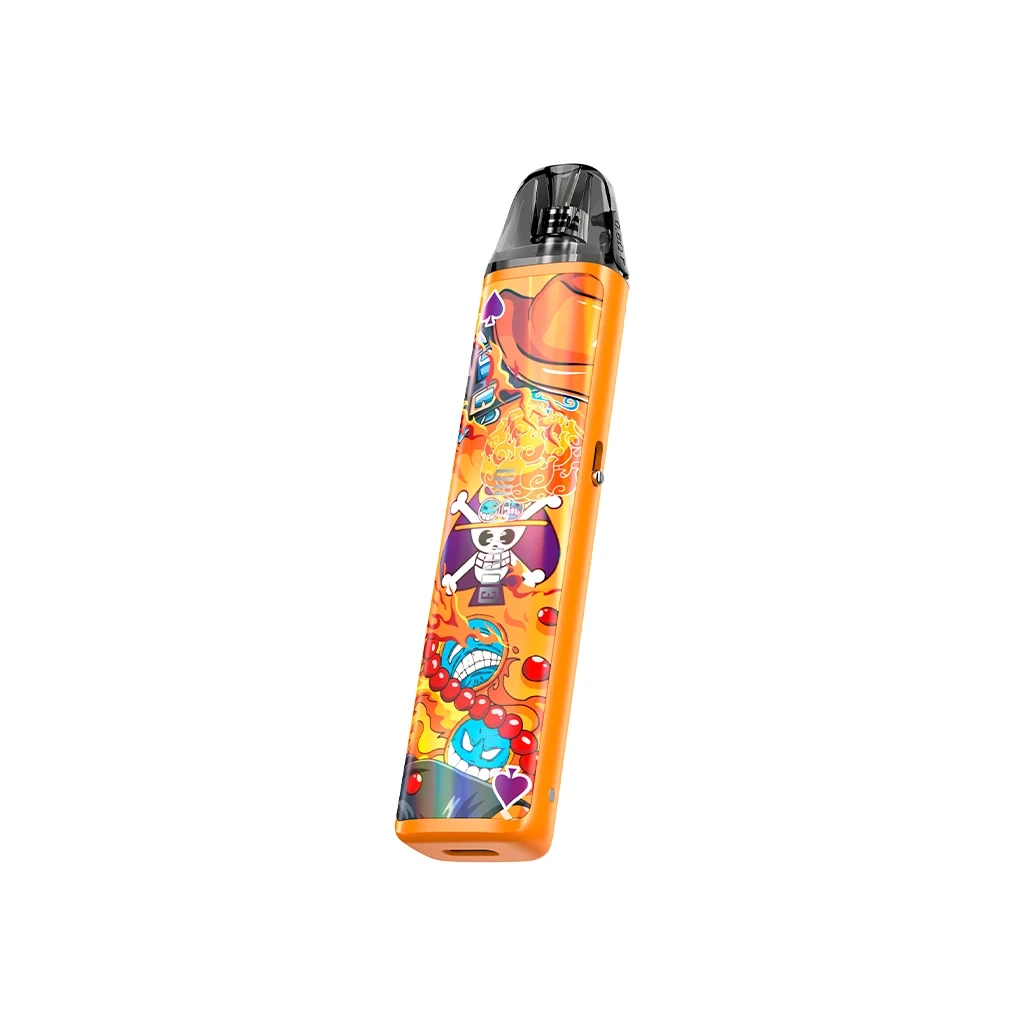 Lost Vape Ursa Nano 3 Pod Kit naranja con ilustraciones multicolor de estilo pirata y boquilla oscura translúcida, sobre fondo blanco. Lost Vape Ursa Nano 3 Pod Kit naranja con ilustraciones multicolor de estilo pirata y boquilla oscura translúcida, sobre fondo blanco.